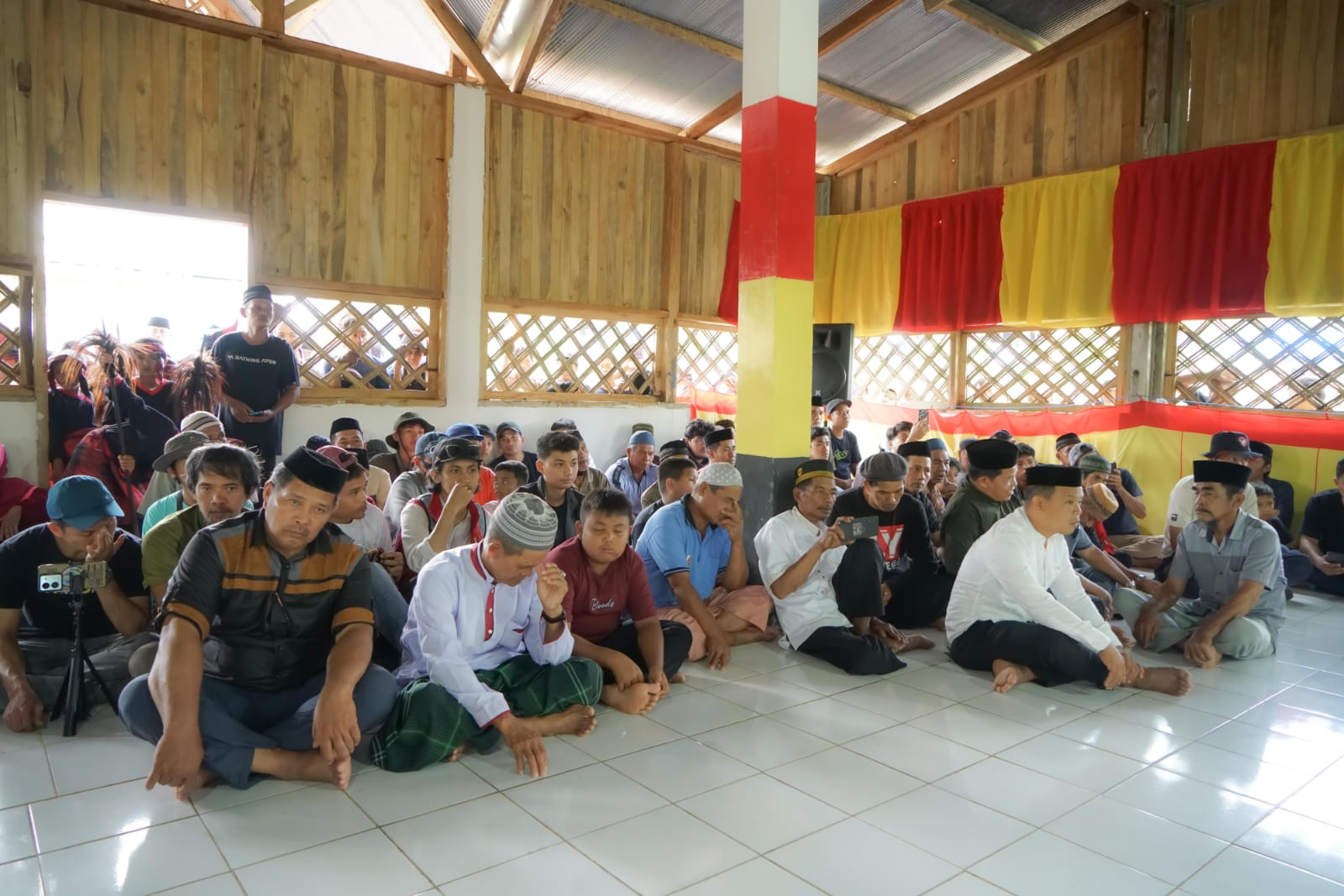 Perpustakaan UIN Alauddin Makassar Tingkatkan Indeks Literasi Masyarakat Desa Limbuang, Enrekang